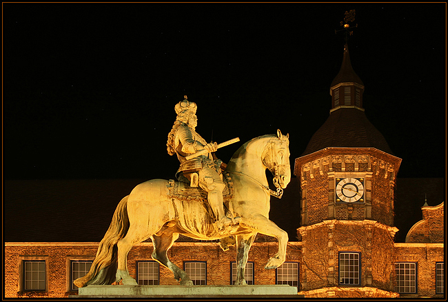 Duesseldorf - Rathaus- Jan Wellem 